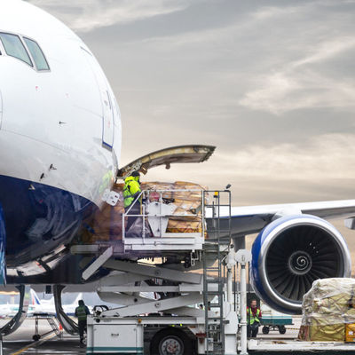 Carga aérea de puerta en puerta de China